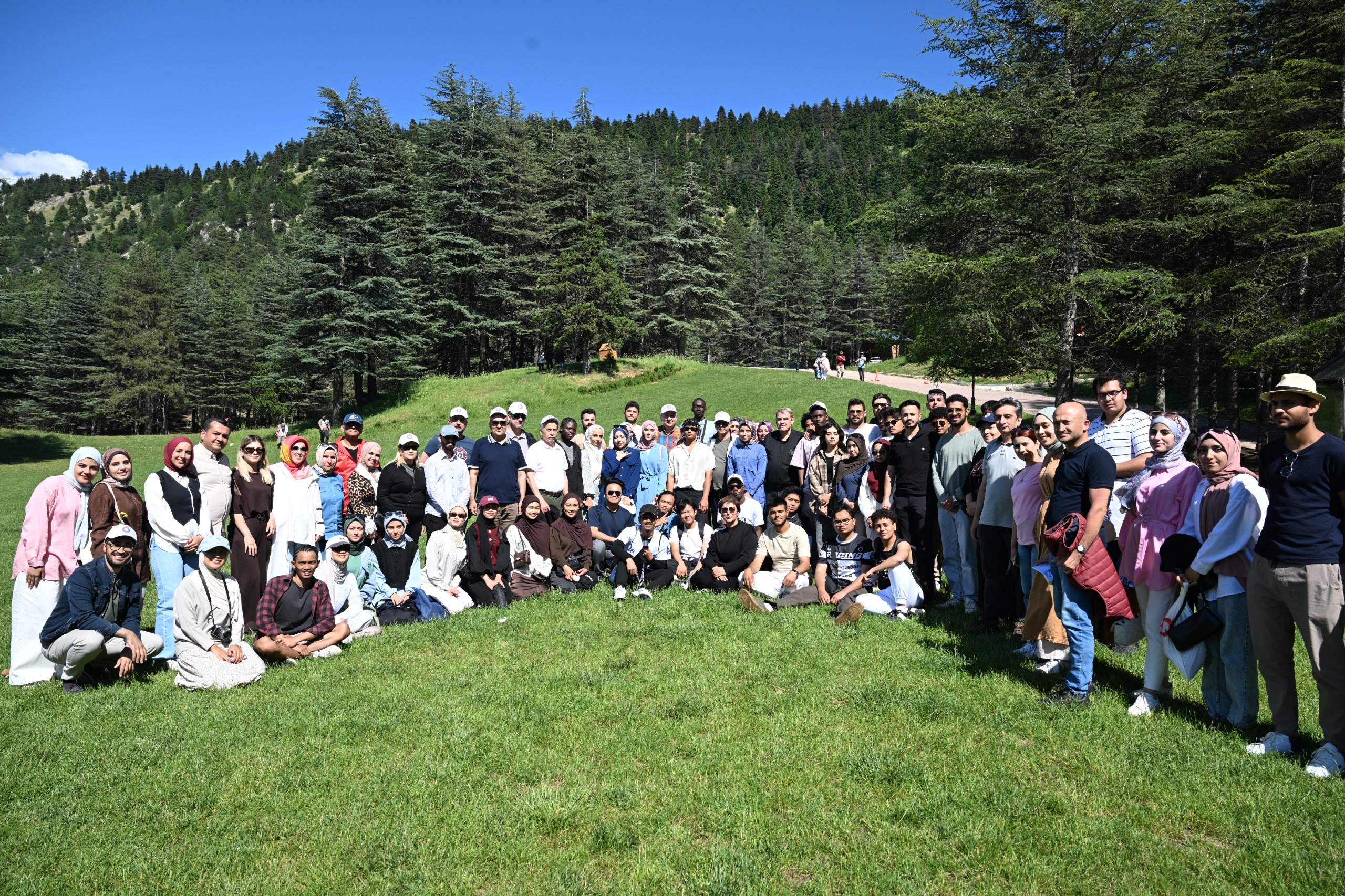 Başkonuş Yaylasında Geleneksel Yarışmalarla Dolu Şenlik Coşkusu