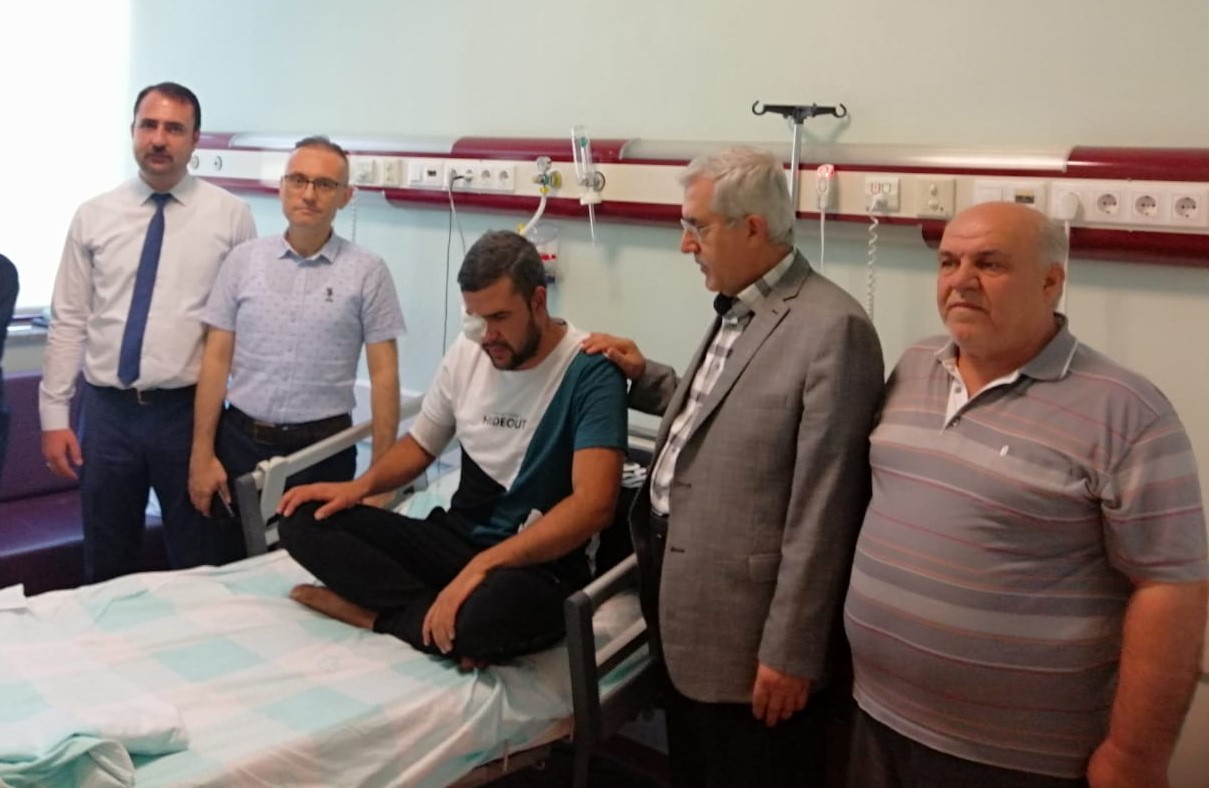 Üniversitemiz Rektörü Can, Afrin Gazisi Buğrahan Yılmaz’a ‘Geçmiş Olsun’ Ziyareti Gerçekleştirdi 