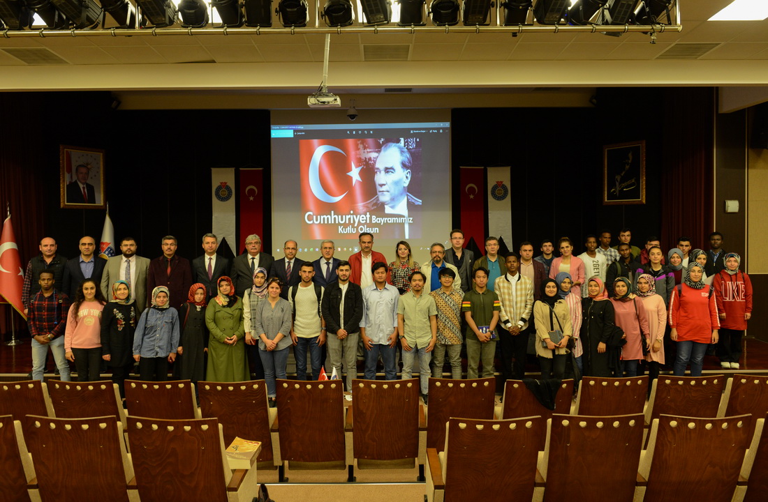 KSÜ’de ‘Cumhuriyet’e Giden Yol’ Konulu Konferans Düzenlendi