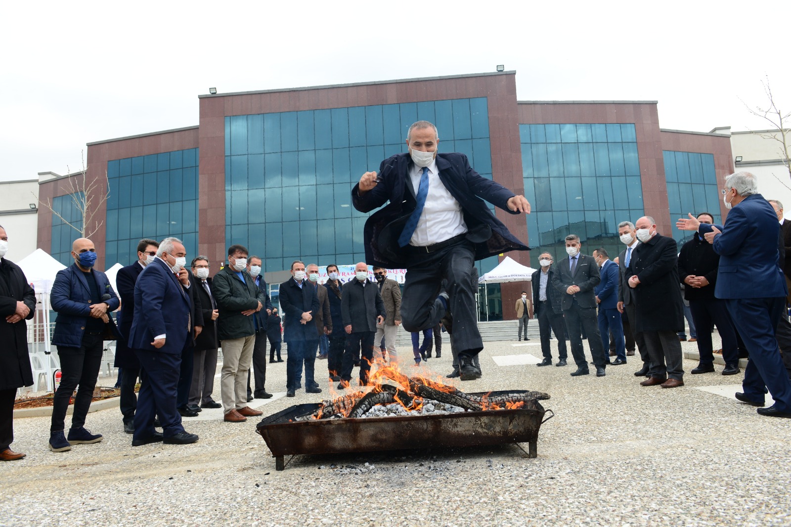 Nevruz Bayramı Üniversitemizde Şehir Protokolünün  de Katılımıyla Coşku İle Kutladı