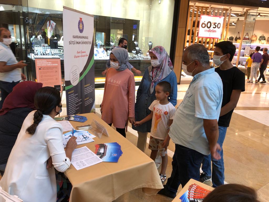 KSÜ Tercih ve Tanıtım Günleri Piazza AVM'de Başladı