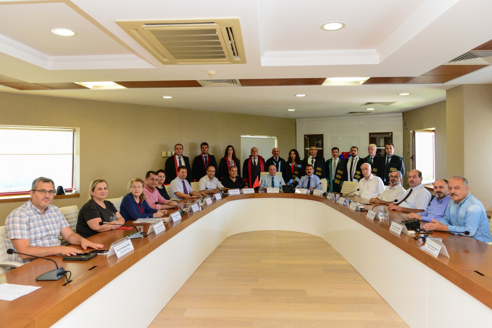 Profesör ve Doçent Kadrolarına Atanan Öğretim Üyelerimizi Tebrik Ederiz