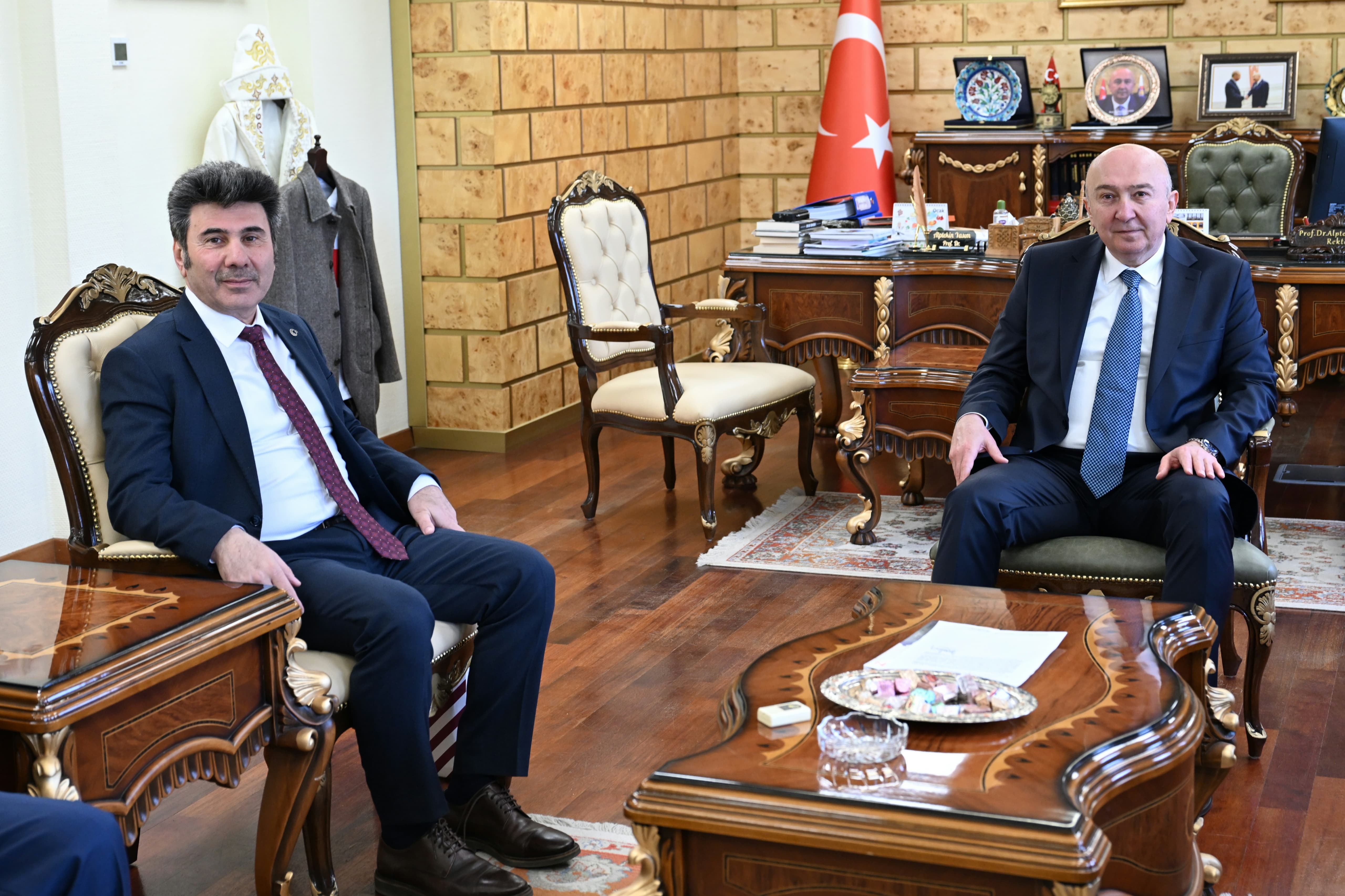 Üniversite Rektörlerinden Rektör Prof. Dr. Alptekin Yasım’a Ziyaret