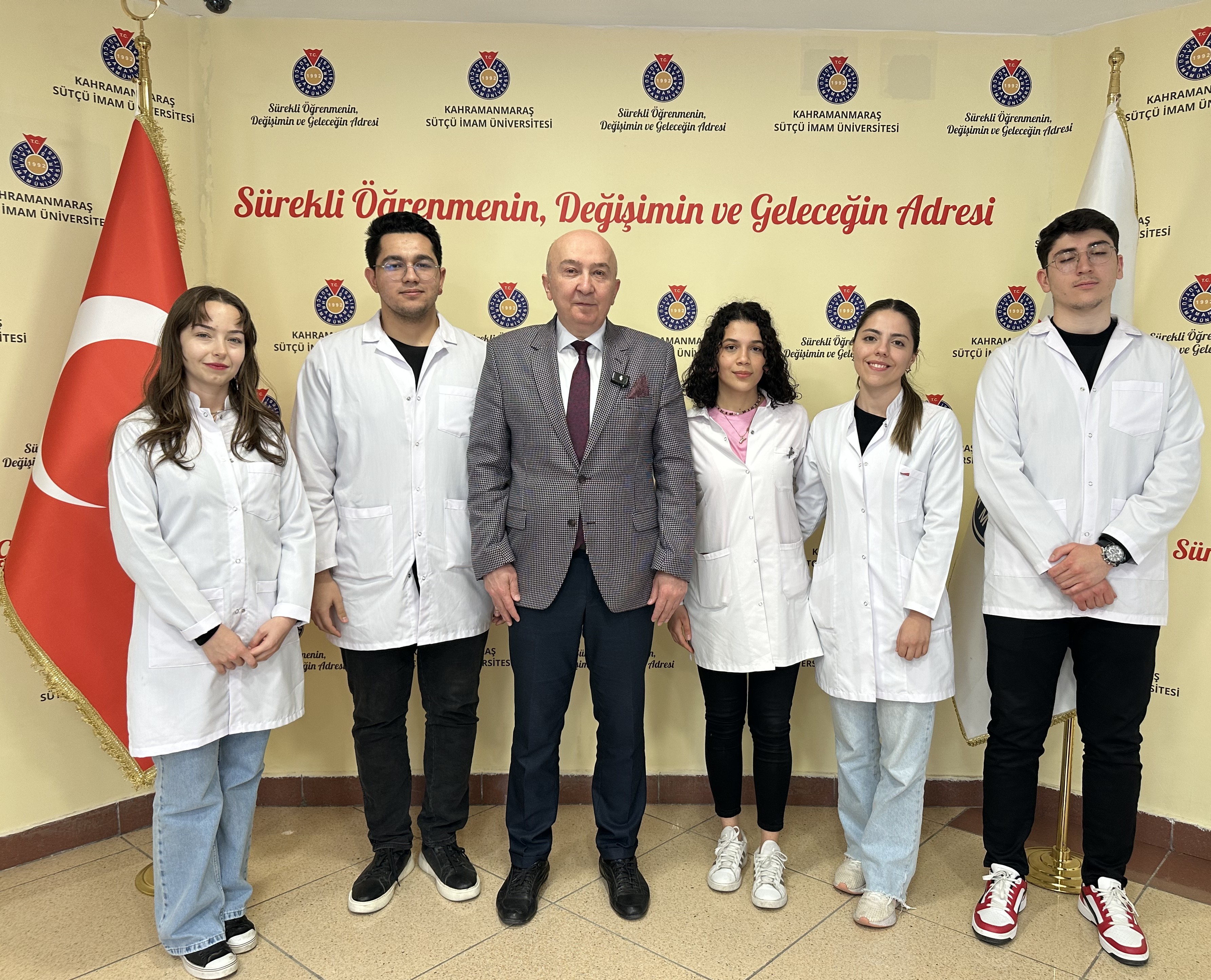 KSÜ Tıp Fakültesi Öğrencilerinden Rektör Yasım’a “14 Mart Tıp Bayramı” Ziyareti