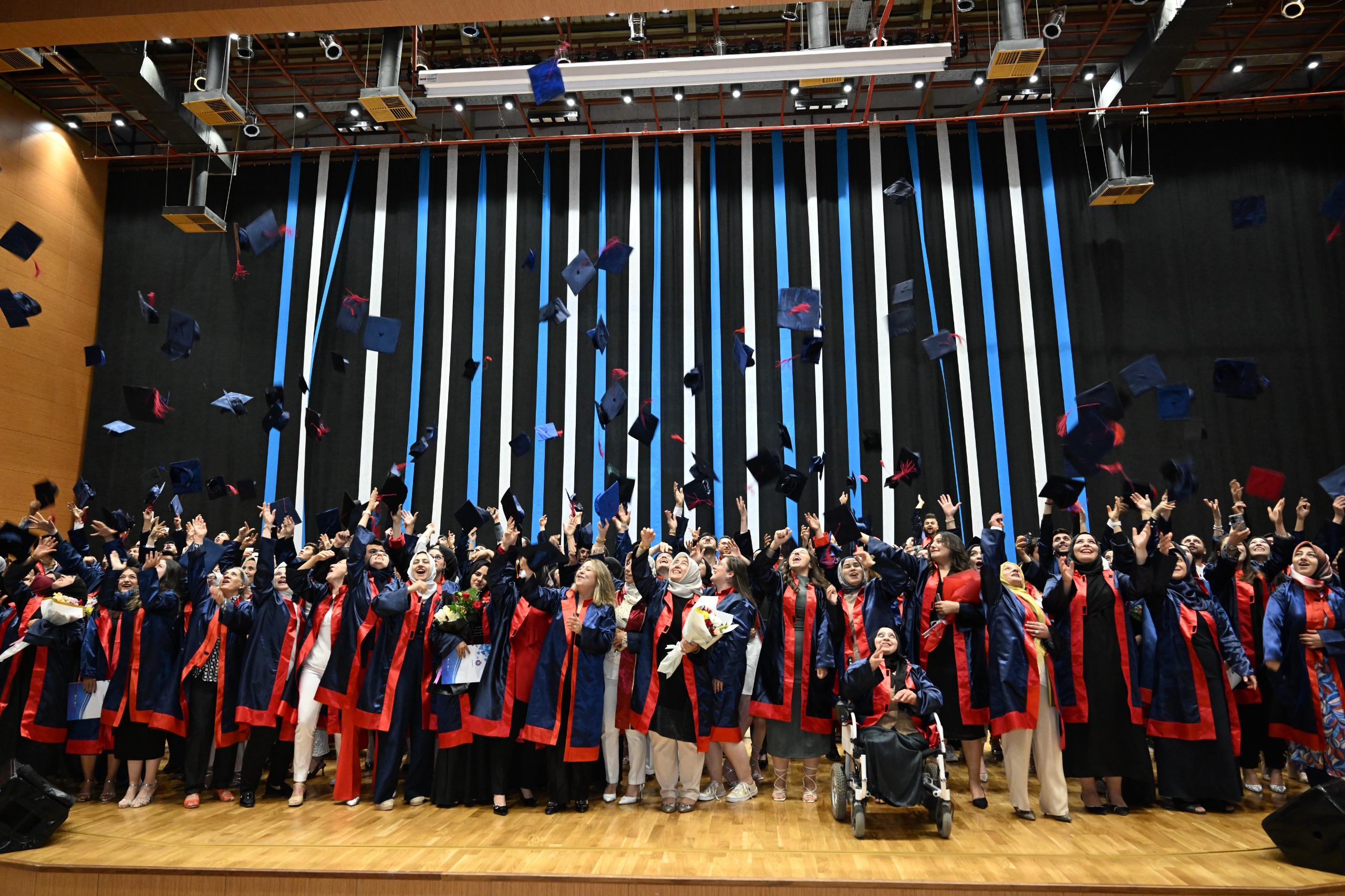 Teknik Bilimler Meslek Yüksekokulu’nda Mezuniyet Töreni Düzenlendi