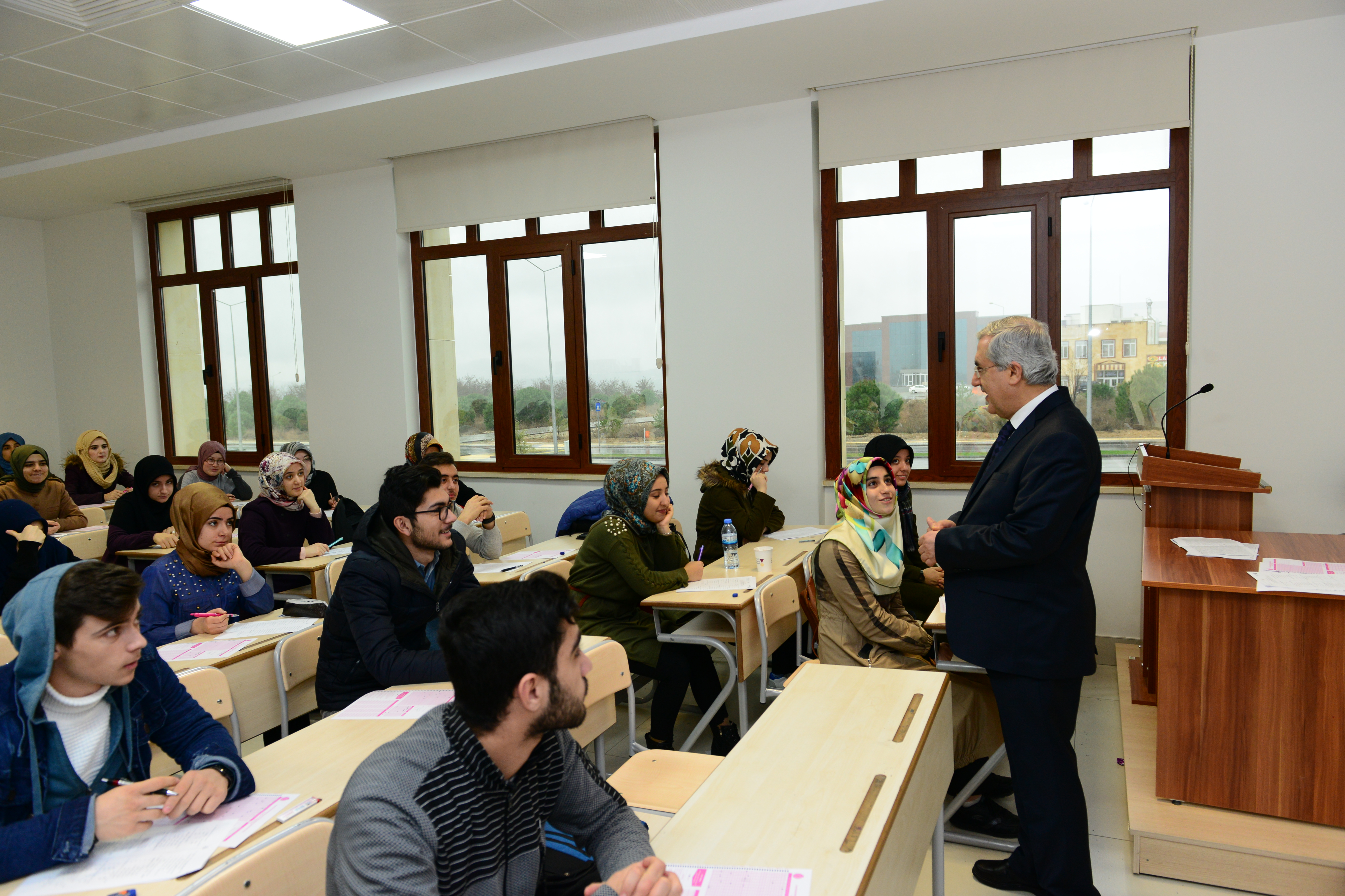 Üniversitemiz Bilgisayar Laboratuvarları, Tüm Üniversite Öğrencilerinin Kullanımına Açıldı 
